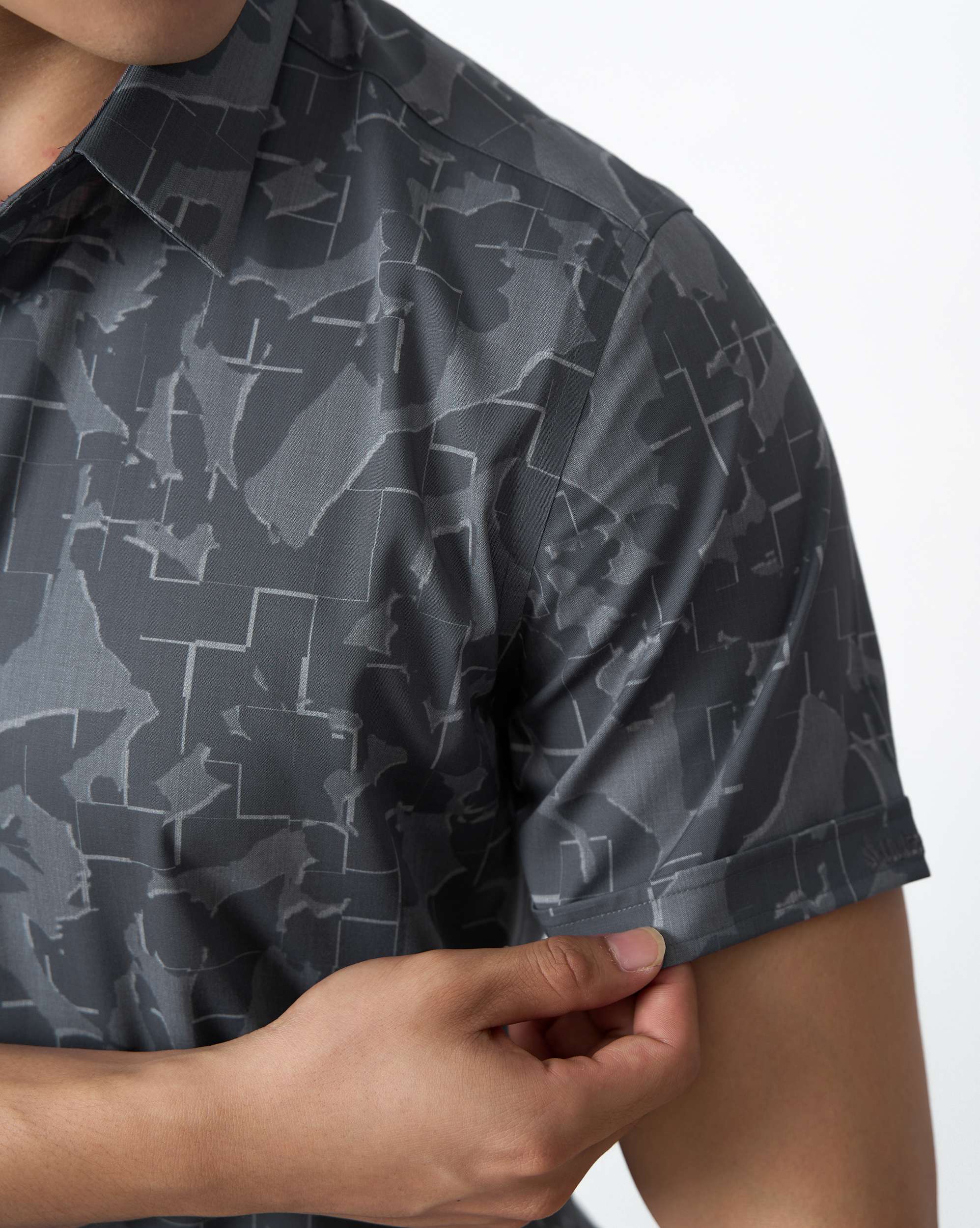 Áo Sơ Mi Ngắn Tay Nam Cao Cấp 5034 - Màu Xám Chì Hoạ Tiết Camo