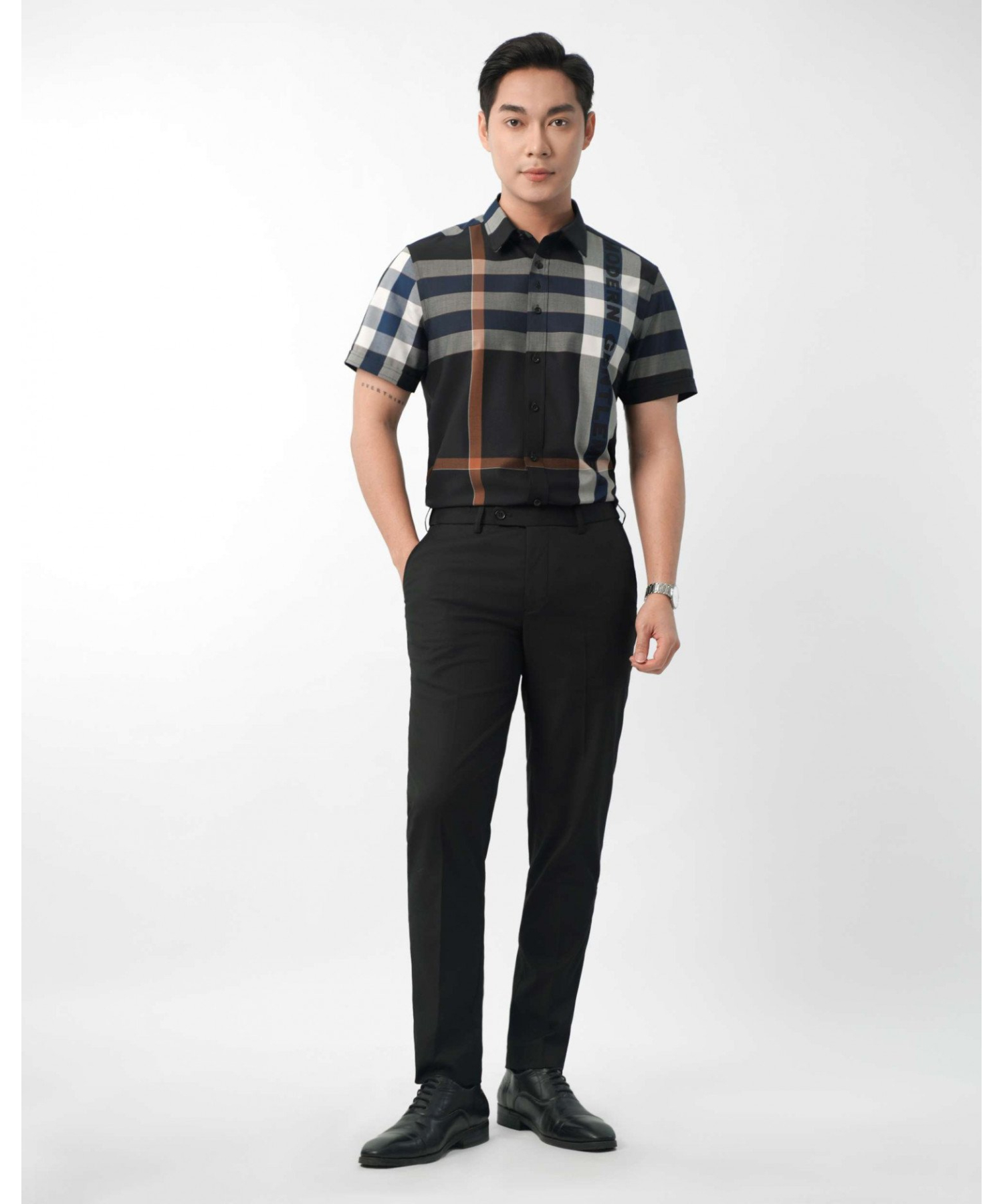 Áo Sơ Mi Ngắn Tay Nam Kẻ Ô 5023C Đen - Đen