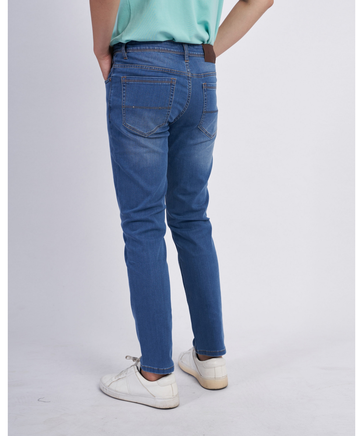 Quần Jeans Nam Basic Màu Xanh Sáng 2005
