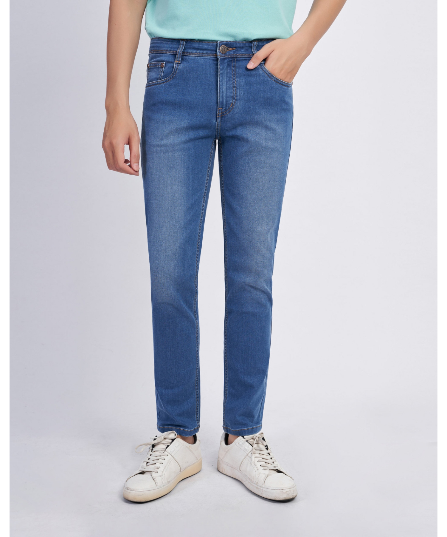 Quần Jeans Nam Basic Màu Xanh Sáng 2005