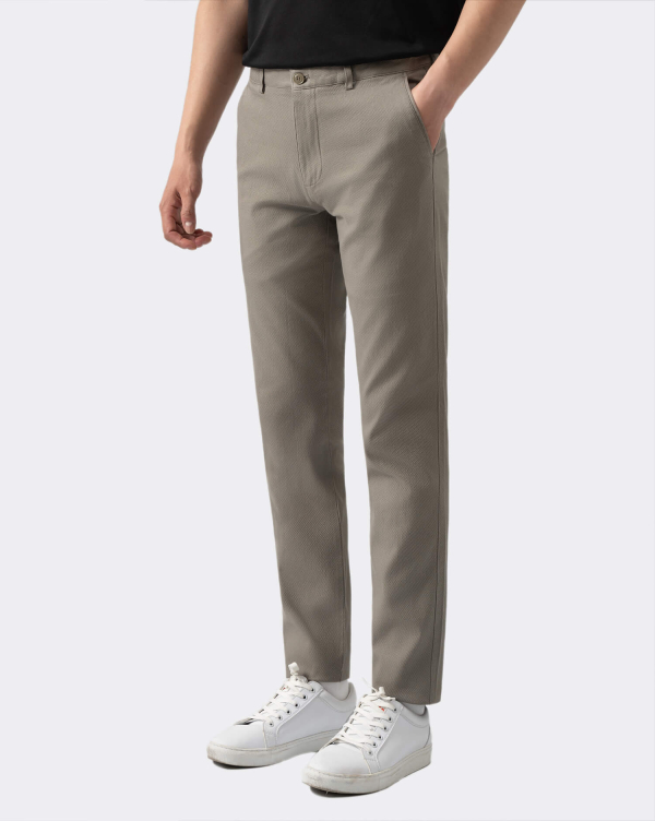 Quần Kaki Nam Dáng Slim Vân Vải Gai Xám Đậm 4001C