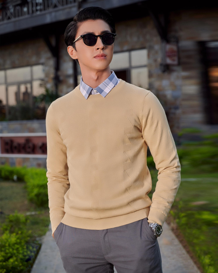 Áo Len Nam Cotton Họa Tiết 2004 - Vàng