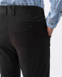 Quần Kaki Nam Dáng Carrot Trơn 4002 Đen