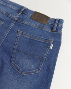 Quần Jeans Nam Dáng Slim Basic Màu Xanh 3011A