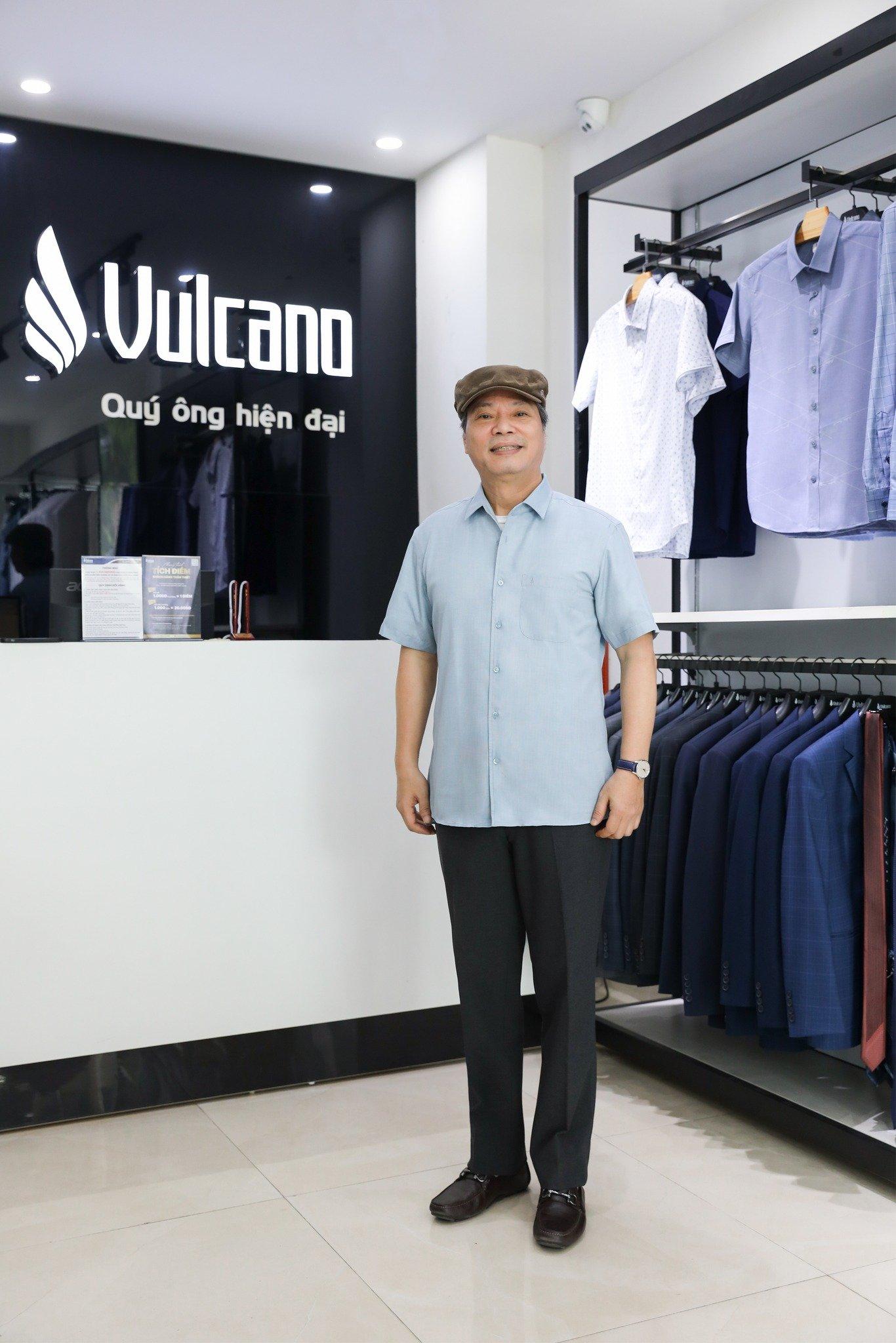 Chuyên Gia Nguyễn Tất Thịnh Ghé Thăm Và Mua Sắm Tại Showroom Vulcano 1