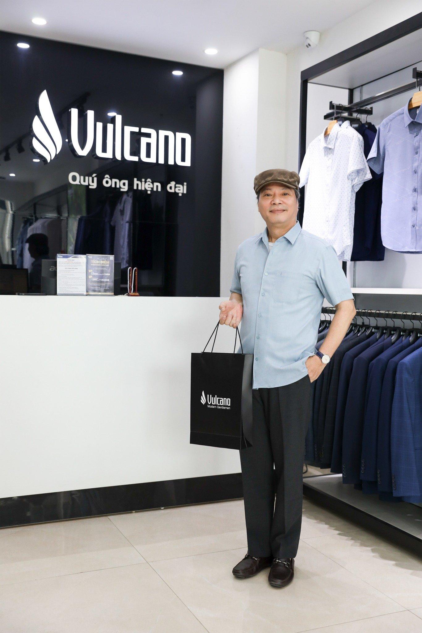 Chuyên Gia Nguyễn Tất Thịnh Ghé Thăm Và Mua Sắm Tại Showroom Vulcano 3