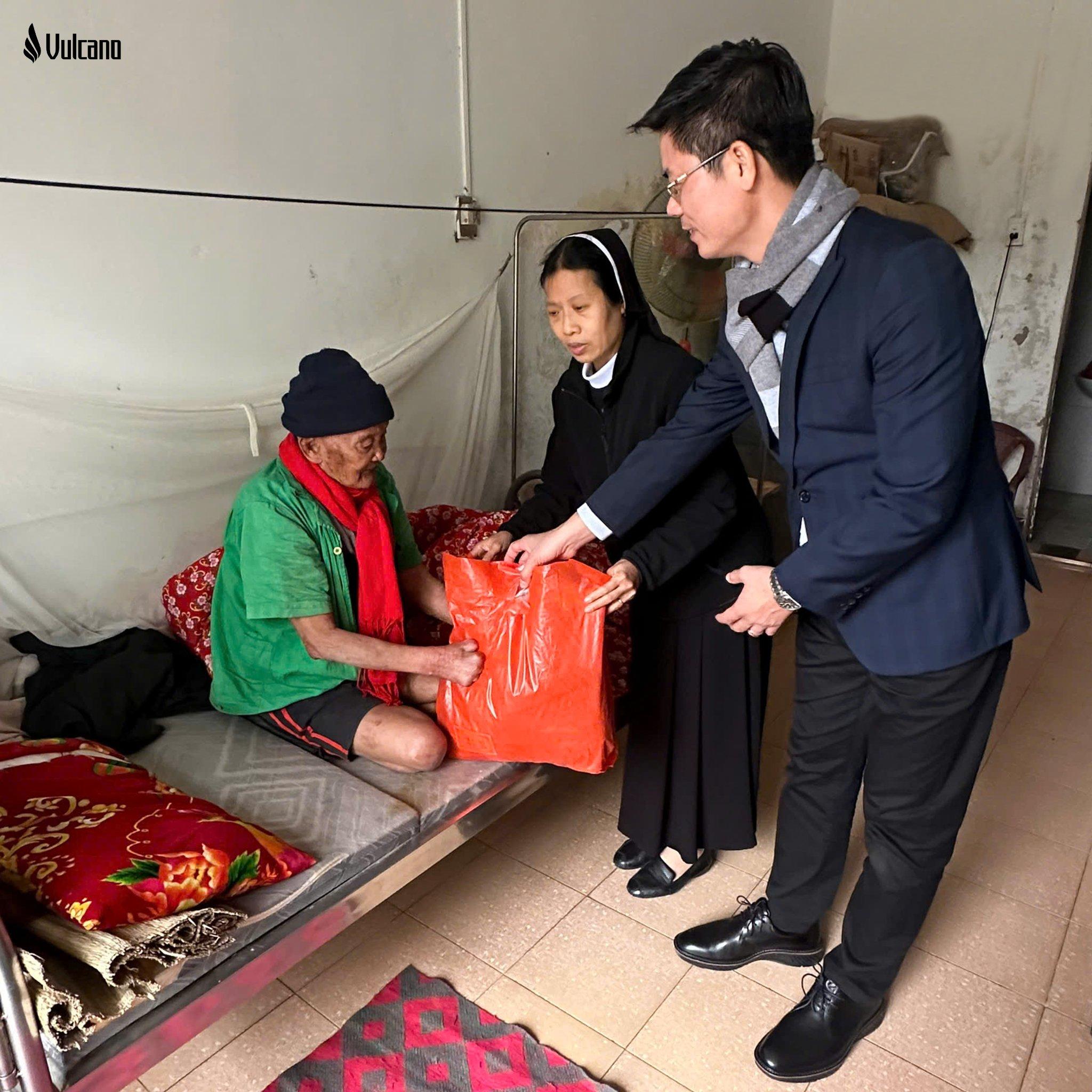 Giáng Sinh Ấm Áp - Chia Sẻ Yêu Thương 3