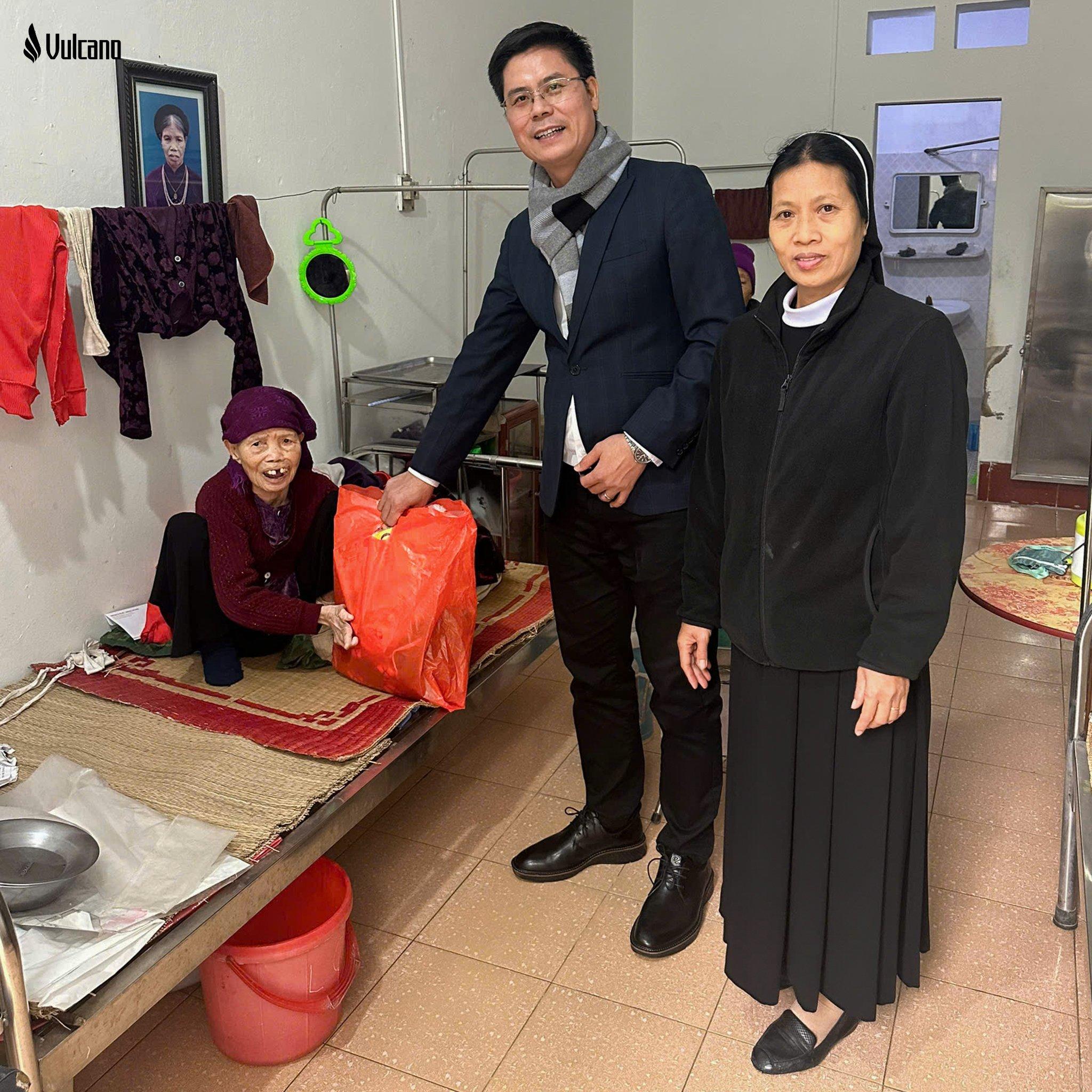 Giáng Sinh Ấm Áp - Chia Sẻ Yêu Thương 4