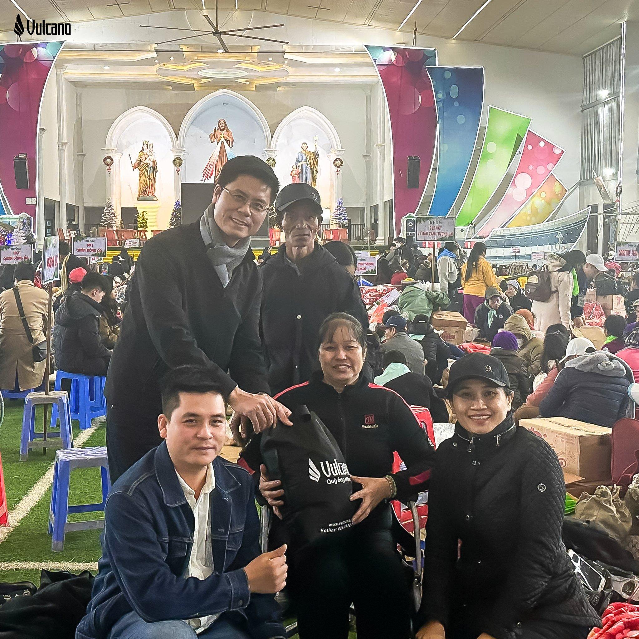 Giáng Sinh Ấm Áp - Chia Sẻ Yêu Thương 6