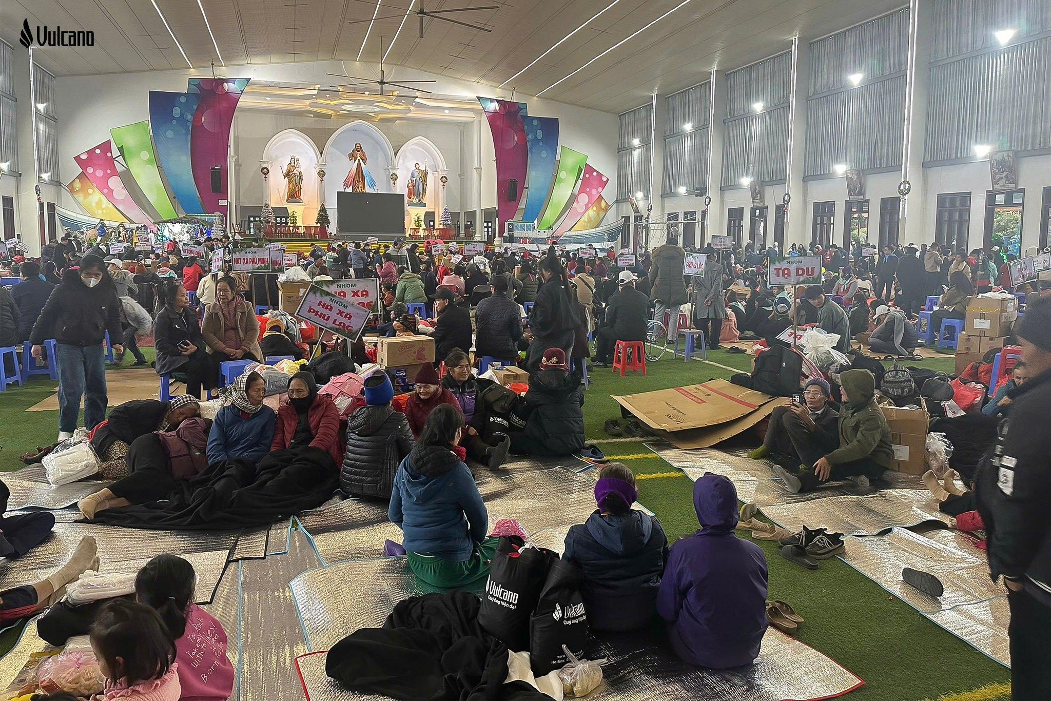 Giáng Sinh Ấm Áp - Chia Sẻ Yêu Thương 7